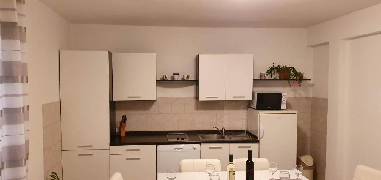 Apartment Put Vidaka Policnik Eksteriør billede